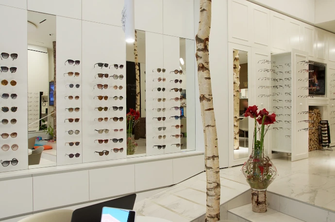 Présentations murales pour lunettes chez Optiek De Pauw à Louvain