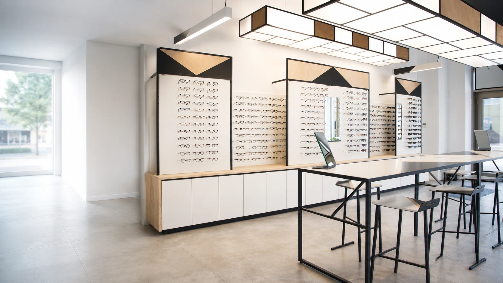 Présentation en magasin pour une grande collection de lunettes
