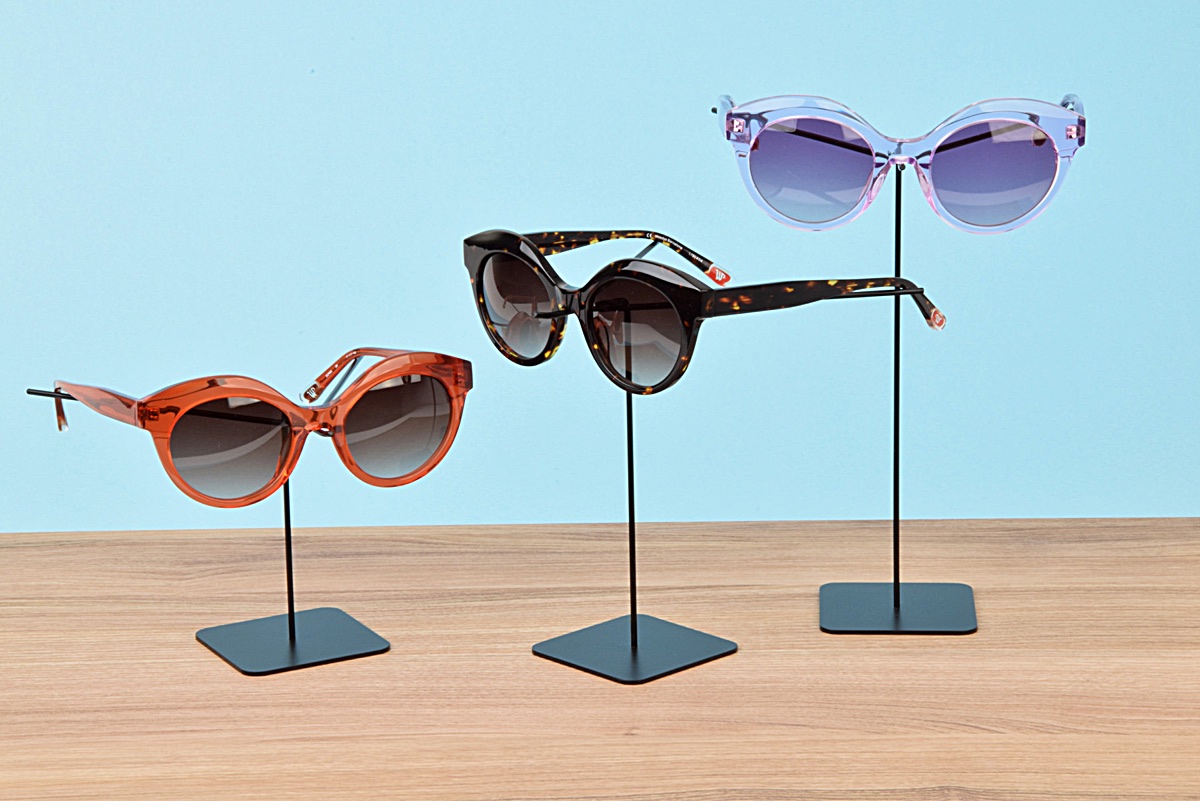 Eyewear displays for shop windows | FLYERDISPLAY